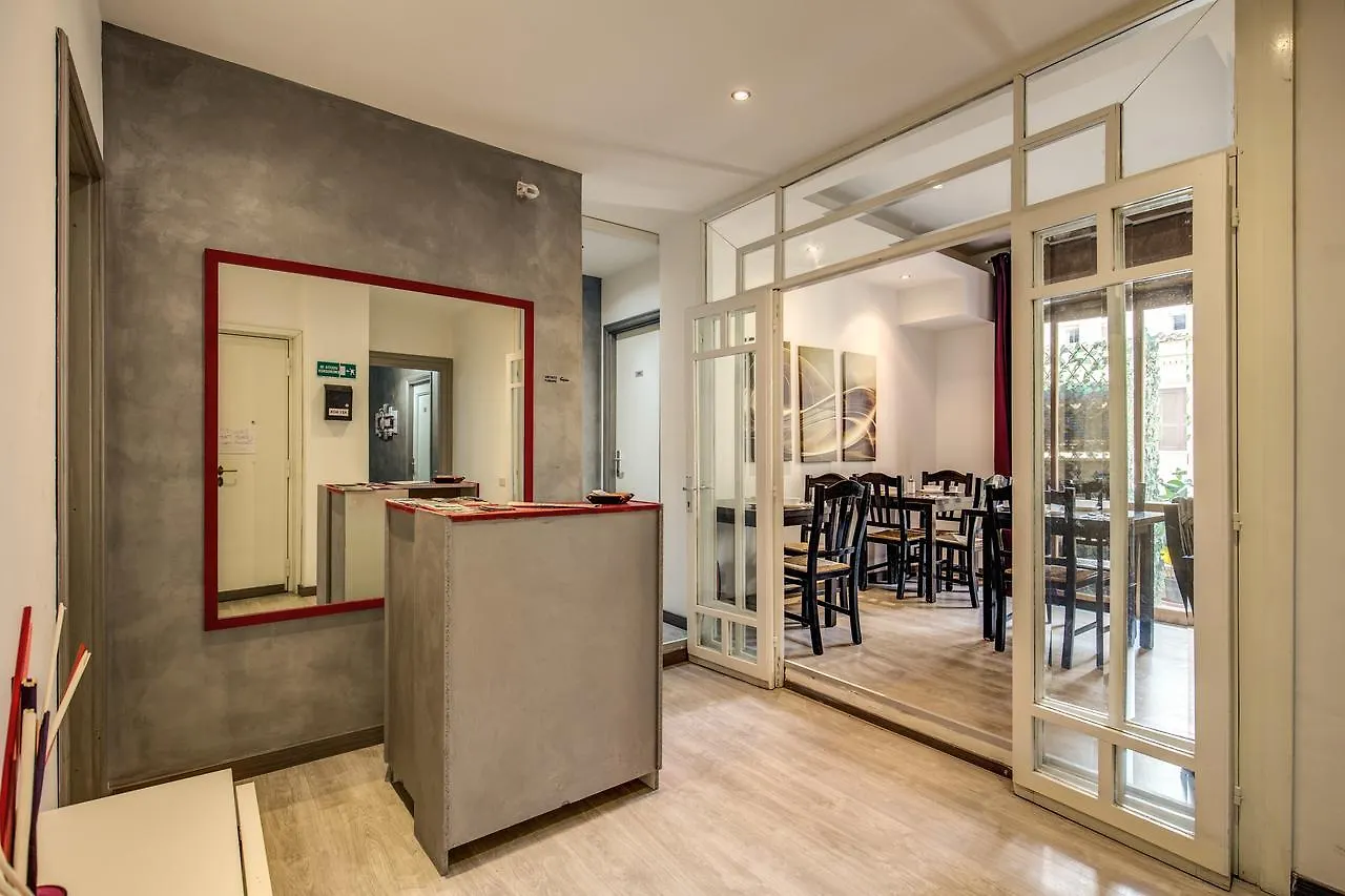 Enzo Luxury Rooms Rzym 3*,