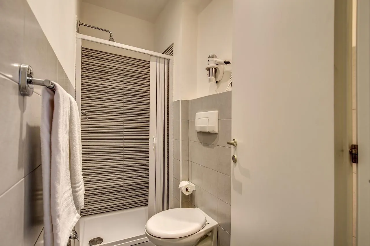 Enzo Luxury Rooms Rome 3*,  Italy