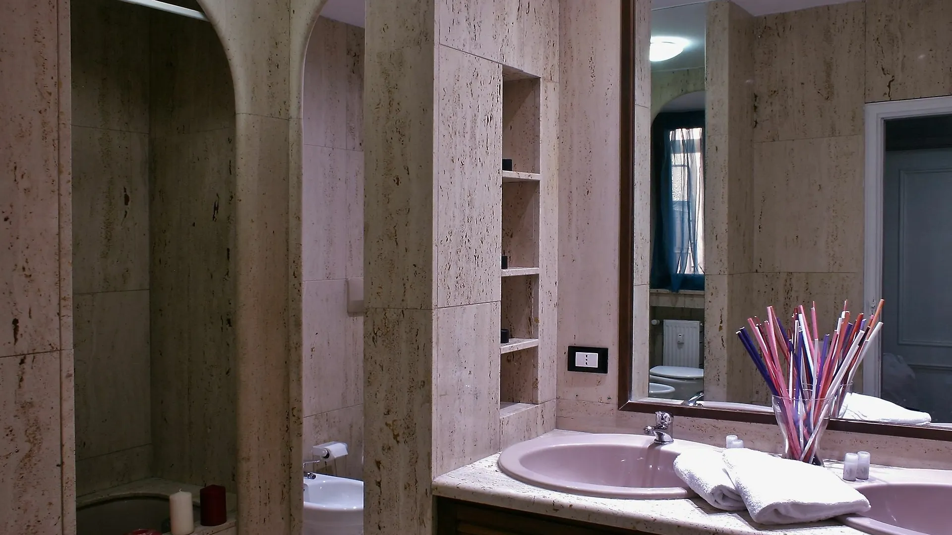 Enzo Luxury Rooms Rome