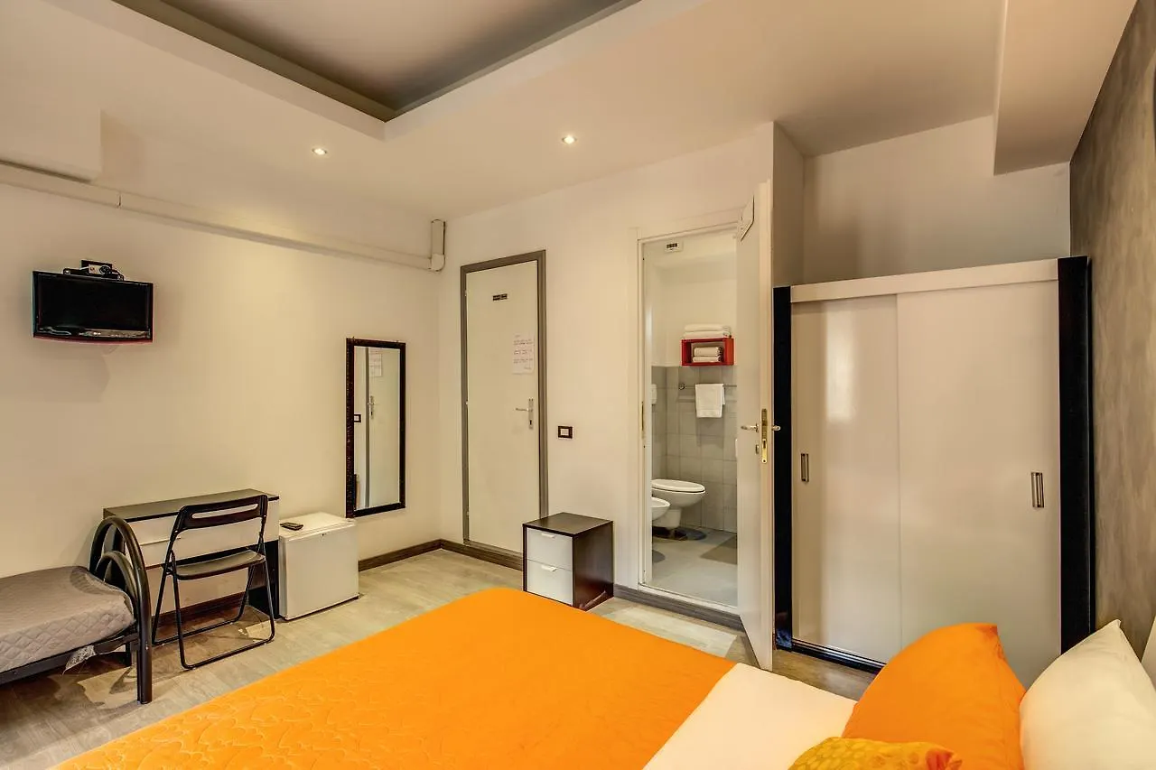 Enzo Luxury Rooms روما 3*,  إيطاليا