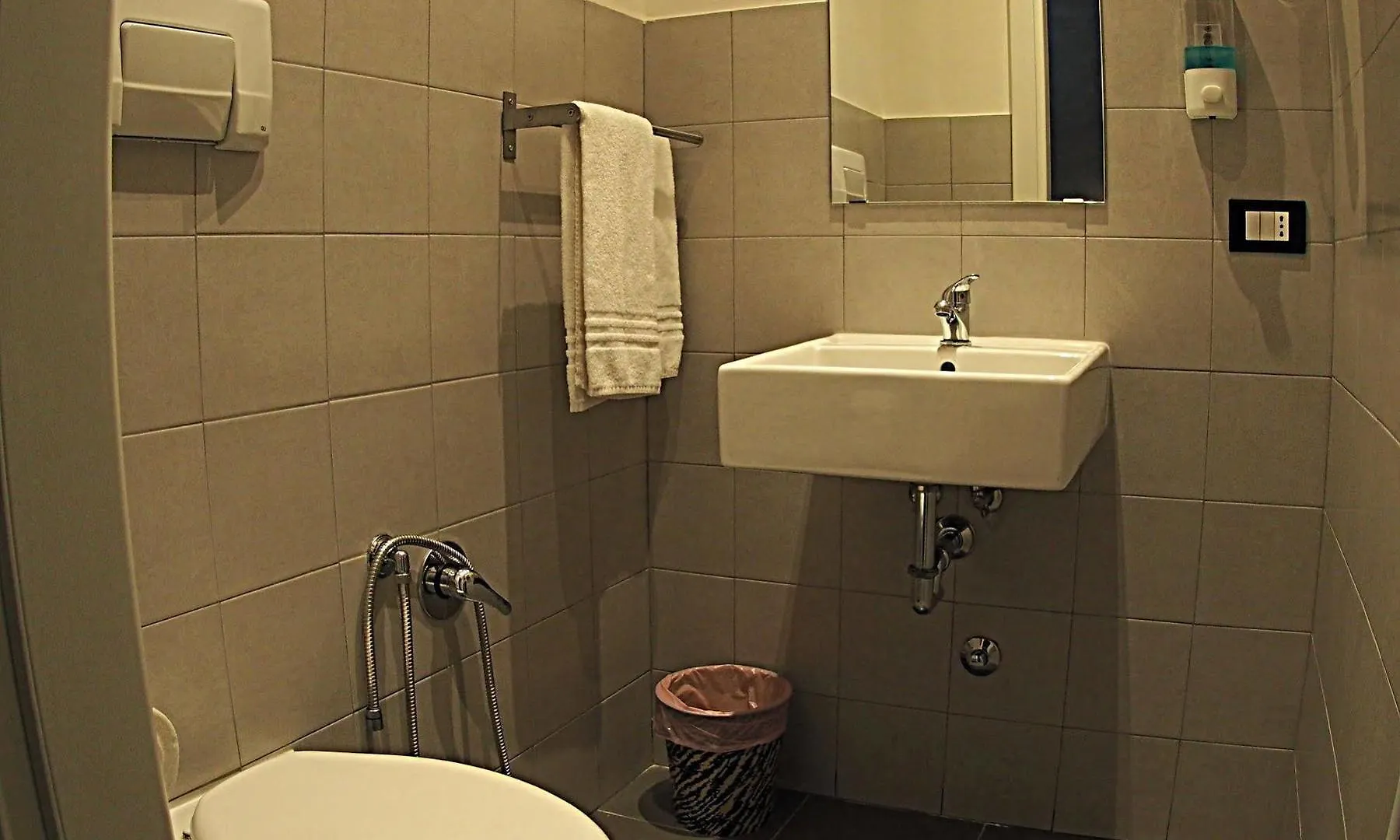 بيت ضيافة Enzo Luxury Rooms روما